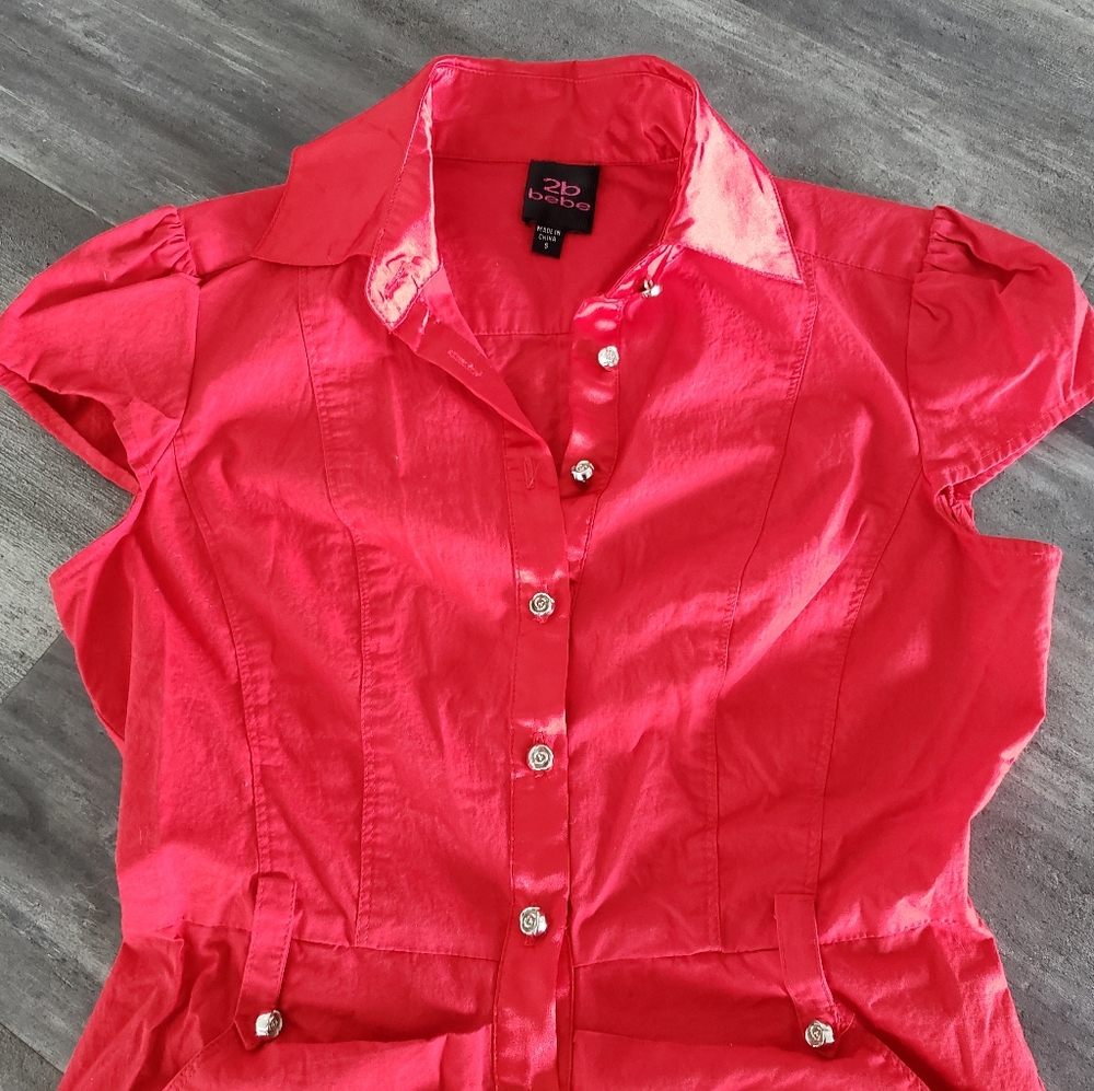 Red Rose Detailed Bebe Button Down Mini - Picture 2 of 4